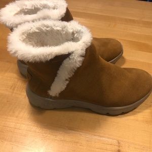 Skechers boots***7.5***great condition***